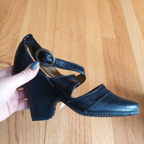 [SOLD] Fly London Black leather Mary Jane Cross Strap Wedge Heels - Picture 4 of 16